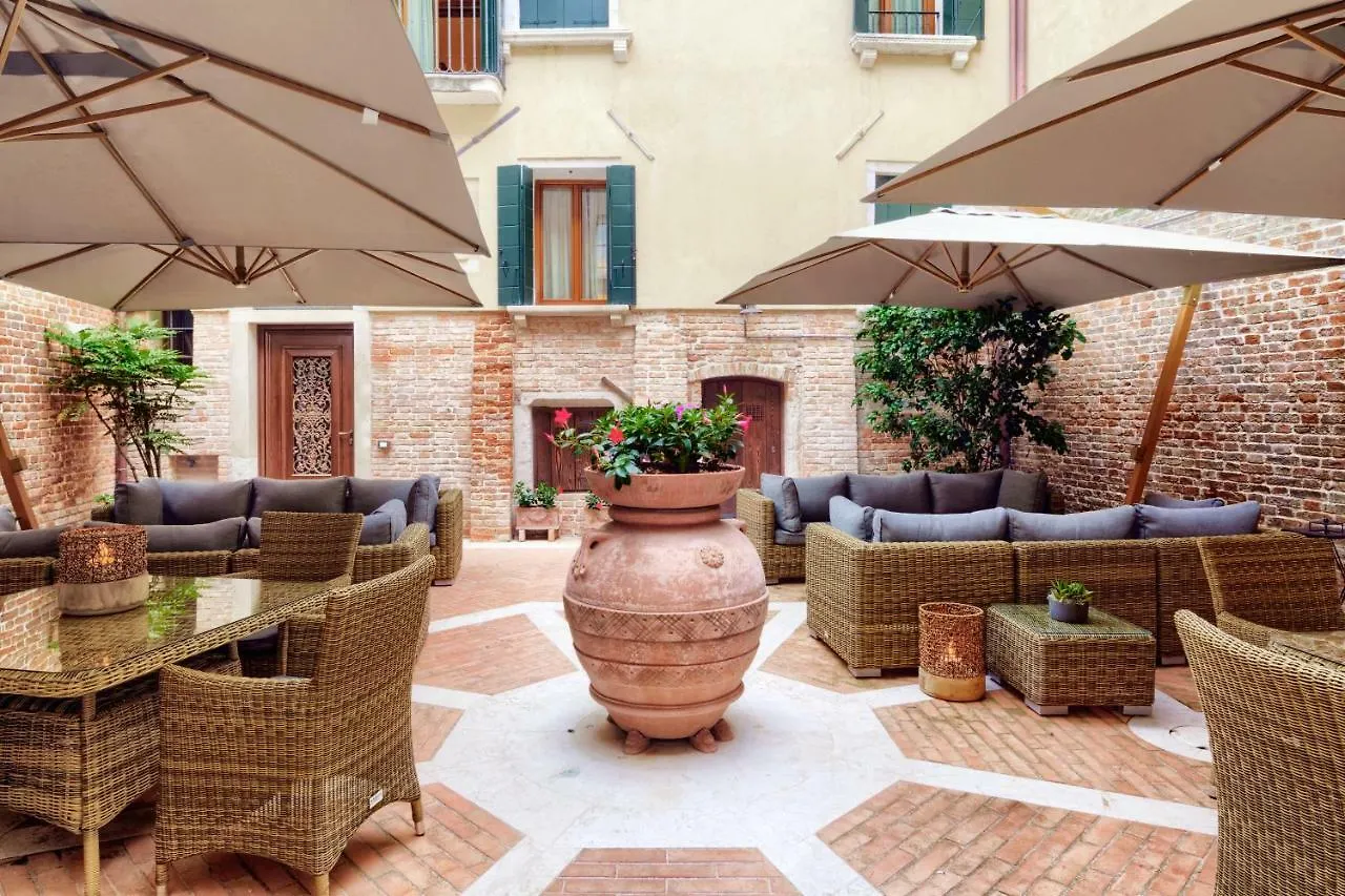 Hotel Bisanzio Venice Italy